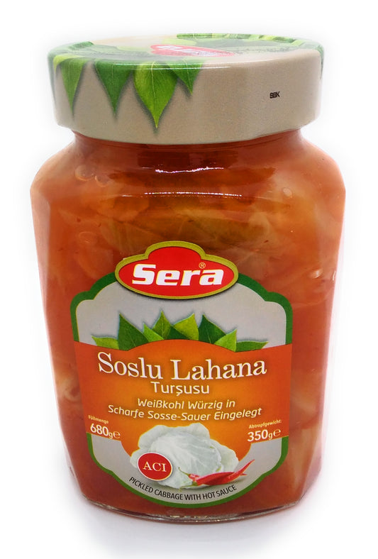 Kohl mit Soße, eingelegte scharfe und saure Soße